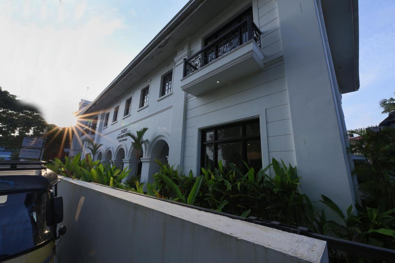 Hotel Alpha Old Court House Kochi Exterior foto